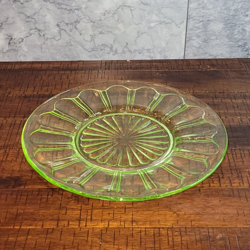 Vintage Hocking Glass Company Green 8 1/4" Plate